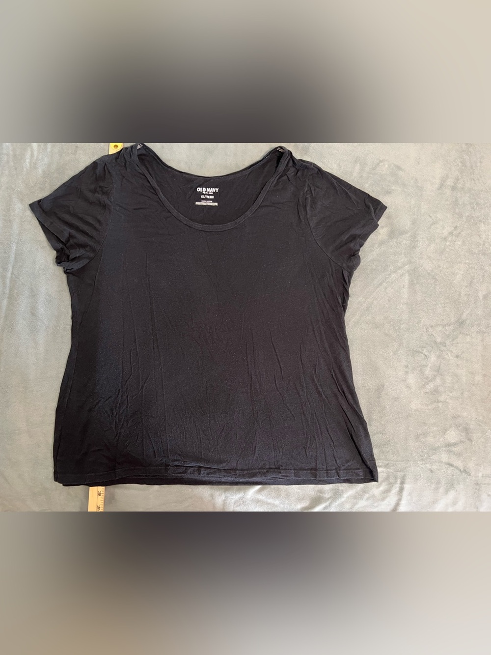 Old Navy Women’s Black Scoop Neck Short Sleeve Tee
